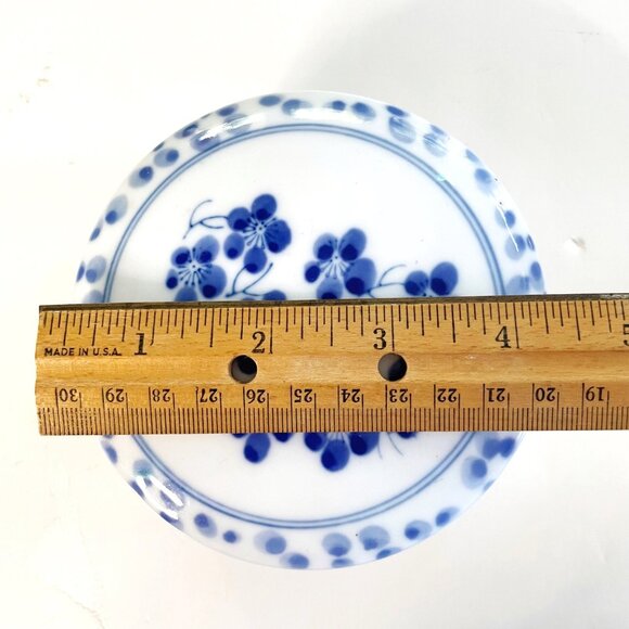 Vintage Japan Blue and White Hand Painted Porcelain Round Lidded Trinket Box - Picture 5 of 7